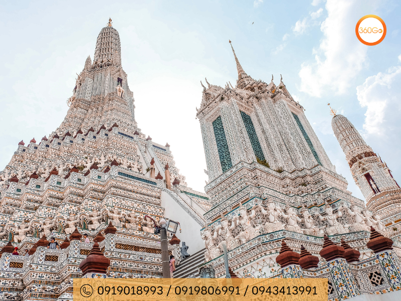Wat Arun được trang trí bằng nhiều mảnh sứ và vỏ sò - Du lịch 360Go 